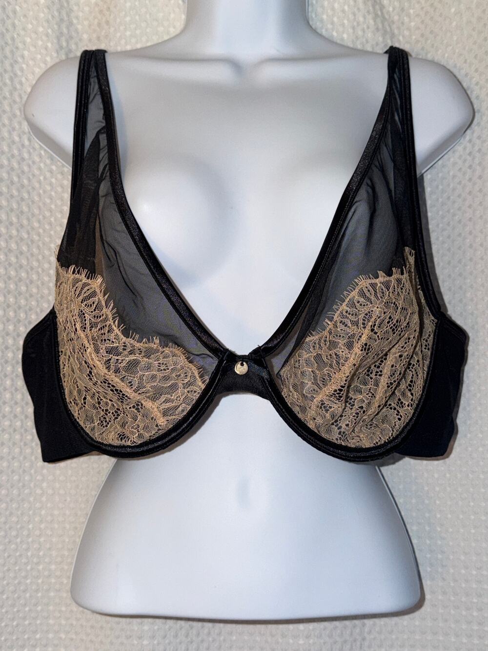 Cacique Veiled Lace Triangle UL Plunge Bra 44DD Black Nude